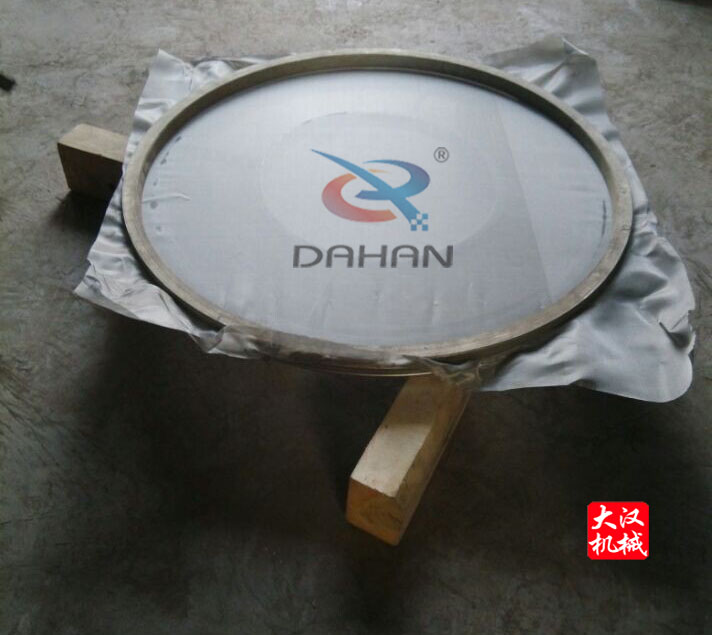 超聲波振動篩網(wǎng)放在網(wǎng)架上 超聲波振動篩網(wǎng)放在網(wǎng)架上